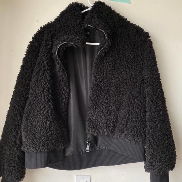 Zara Jackets & Blazers - Zara jacket black faux fur long sleeve zip up lrg